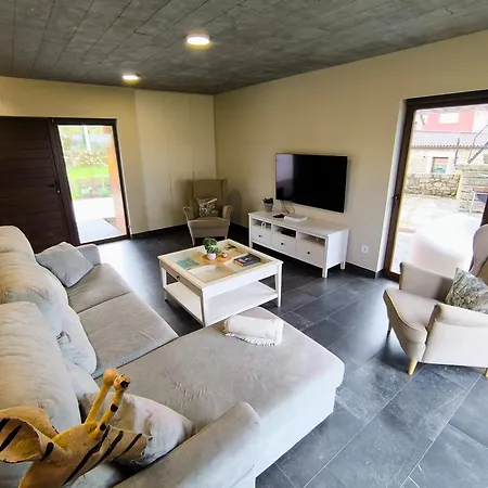 A Casa De Costa Daire Laxe